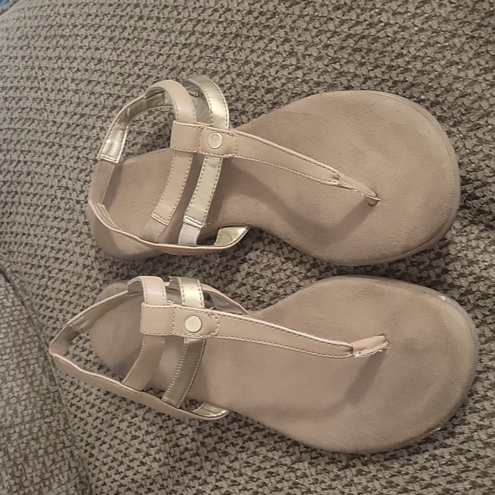 Aerosols Sandals